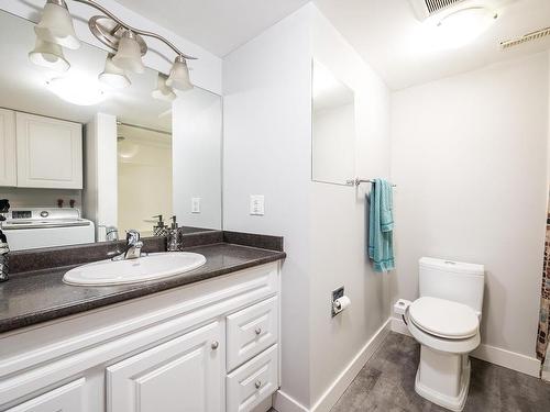 54-1750 Summit Drive, Kamloops, BC - Indoor Photo Showing Bathroom