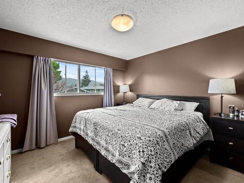 2531 Parkcrest Ave, Kamloops, BC - Indoor Photo Showing Bedroom