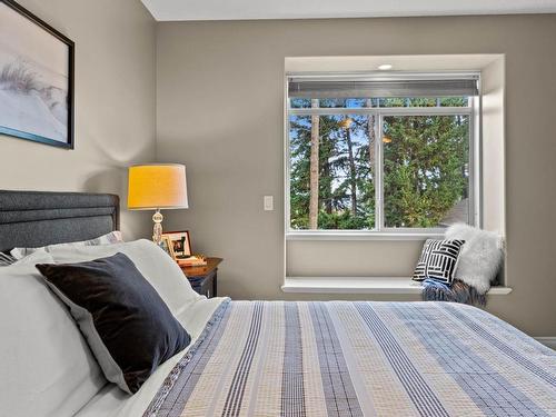 1542 Westerdale Drive, Kamloops, BC - Indoor Photo Showing Bedroom