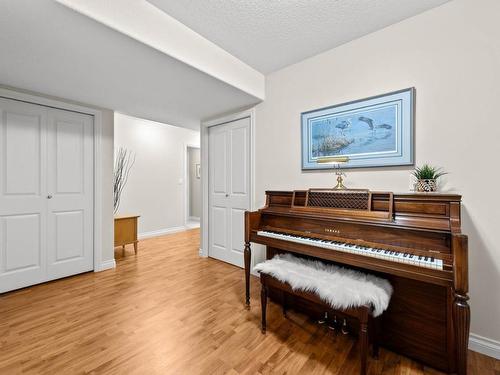 1542 Westerdale Drive, Kamloops, BC - Indoor Photo Showing Other Room