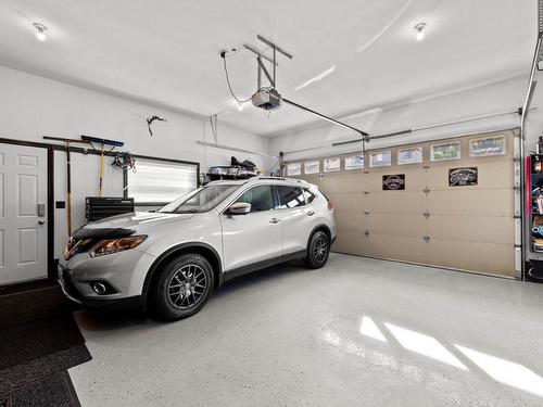 1542 Westerdale Drive, Kamloops, BC - Indoor Photo Showing Garage