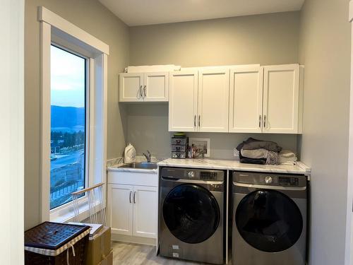 2770 Peregrine Way, Merritt, BC - Indoor Photo Showing Laundry Room