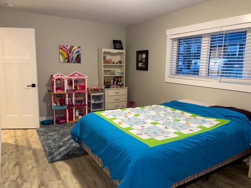 2770 Peregrine Way, Merritt, BC - Indoor Photo Showing Bedroom