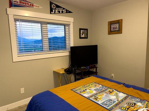2770 Peregrine Way, Merritt, BC - Indoor Photo Showing Bedroom