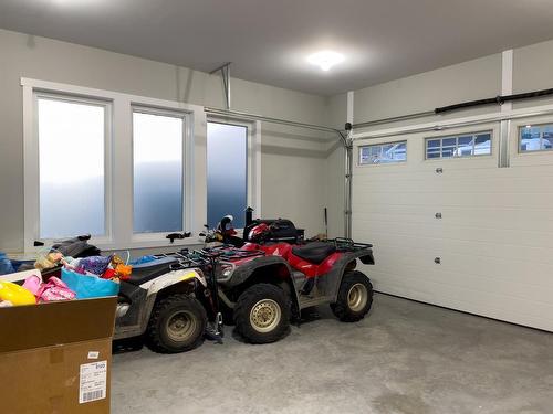 2770 Peregrine Way, Merritt, BC - Indoor Photo Showing Garage