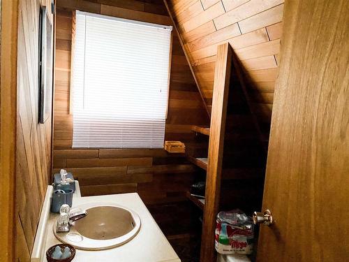 Lot 6 Coli Lake, Red Lake, ON - Indoor Photo Showing Bathroom