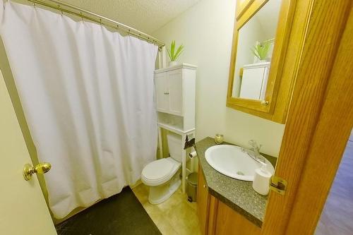 1967 Jim Smith Lake Road, Cranbrook, BC - Indoor Photo Showing Bathroom