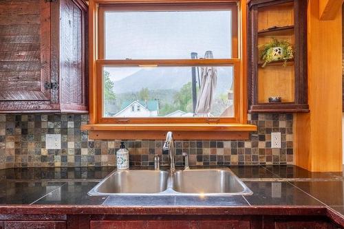 751 4Th Avenue, Fernie, BC - Indoor Photo Showing Kitchen With Double Sink