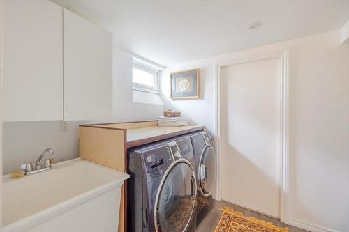 751 4Th Avenue, Fernie, BC - Indoor Photo Showing Laundry Room