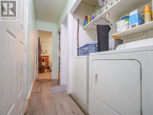 6985 Windt Road, Quesnel, BC - Indoor Photo Showing Laundry Room