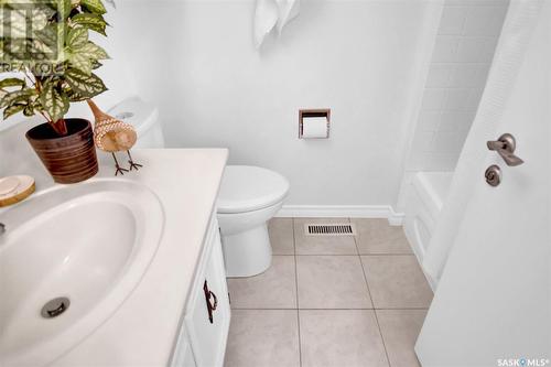 6218 Sherwood Drive, Regina, SK - Indoor Photo Showing Bathroom