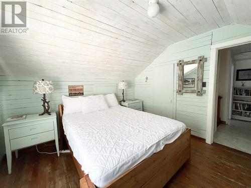 0 Top Lake, Island Lake, ON - Indoor Photo Showing Bedroom