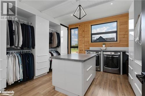 4 Raintree Court, Clearview, ON - Indoor Photo Showing Laundry Room