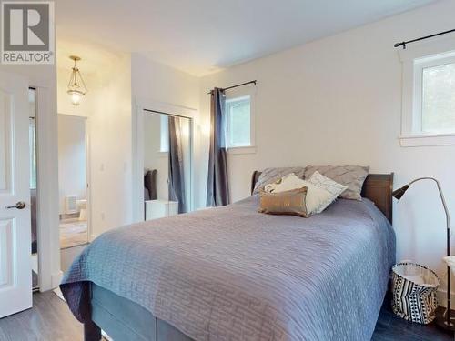 2389 Wall Street, Texada Island, BC - Indoor Photo Showing Bedroom