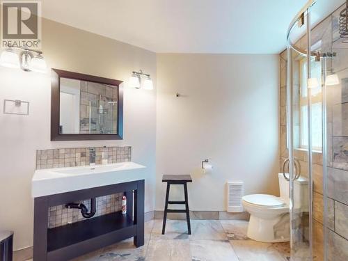 2389 Wall Street, Texada Island, BC - Indoor Photo Showing Bathroom