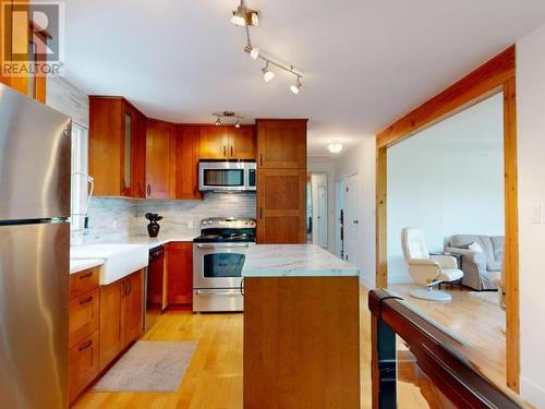 2389 Wall Street, Texada Island, BC - Indoor Photo Showing Kitchen