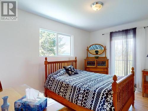 2389 Wall Street, Texada Island, BC - Indoor Photo Showing Bedroom