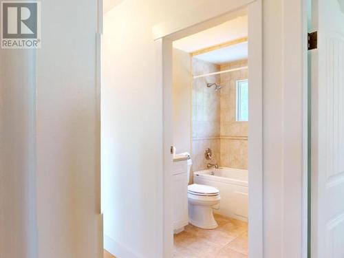 2389 Wall Street, Texada Island, BC - Indoor Photo Showing Bathroom