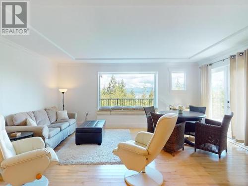 2389 Wall Street, Texada Island, BC - Indoor Photo Showing Living Room