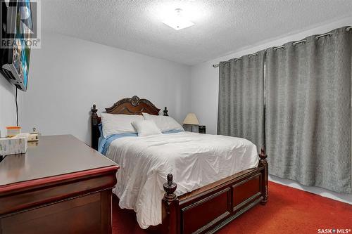 842 Ominica Street W, Moose Jaw, SK - Indoor Photo Showing Bedroom