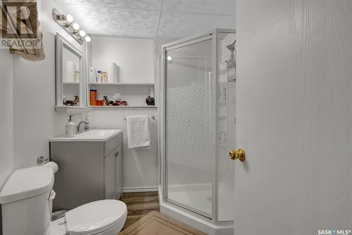 842 Ominica Street W, Moose Jaw, SK - Indoor Photo Showing Bathroom