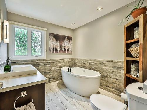 Salle de bains - 1503 Route 148, Papineauville, QC - Indoor Photo Showing Bathroom