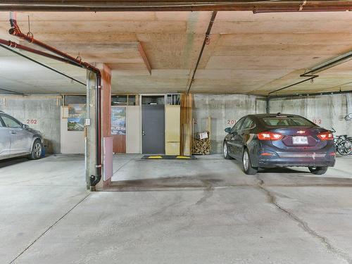 Garage - 312-623 Rue Masson, Repentigny (Repentigny), QC - Indoor Photo Showing Garage