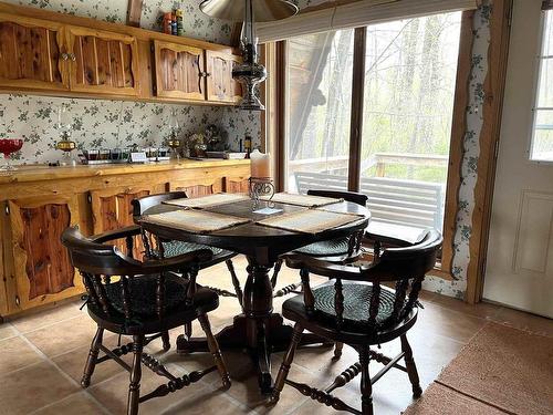 399 Oak Grove Road, Rainy River, ON - Indoor Photo Showing Dining Room