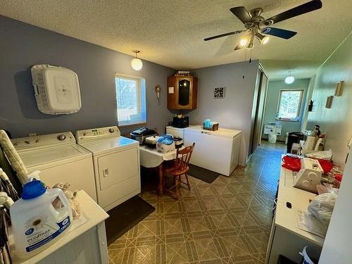 16 Willow Court, Dryden, ON - Indoor Photo Showing Laundry Room