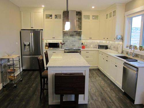 2760 Peregrine Way, Merritt, BC - Indoor Photo Showing Kitchen With Stainless Steel Kitchen