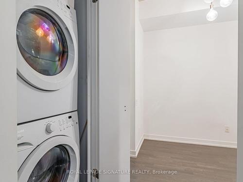 610-560 King St W, Toronto, ON - Indoor Photo Showing Laundry Room