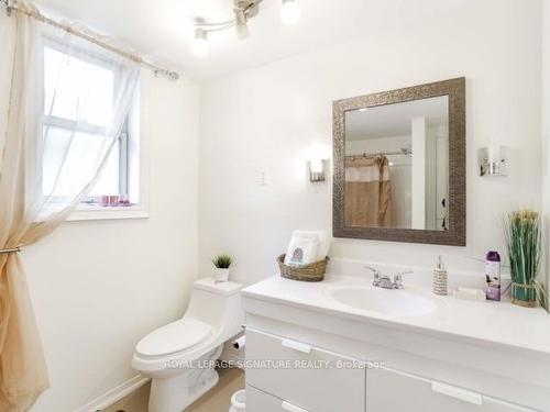 5 Ripon Rd, Toronto, ON - Indoor Photo Showing Bathroom