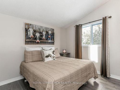 923 Caledon E Garafraxa Rd, Caledon, ON - Indoor Photo Showing Bedroom