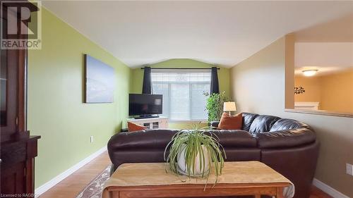 267 Park Street, Kincardine, ON - Indoor Photo Showing Living Room