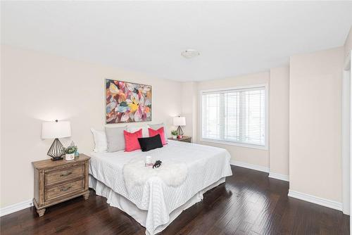 10 Crossings Way, Stoney Creek, ON - Indoor Photo Showing Bedroom