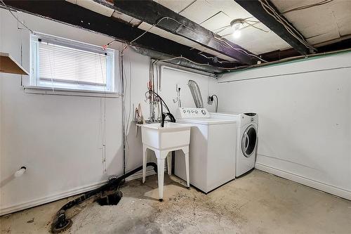 34 Douglas Avenue, Hamilton, ON - Indoor Photo Showing Laundry Room