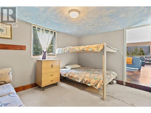 5508 Eagle Bay Road, Eagle Bay, BC - Indoor Photo Showing Bedroom