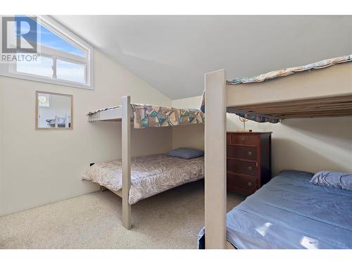 5508 Eagle Bay Road, Eagle Bay, BC - Indoor Photo Showing Bedroom