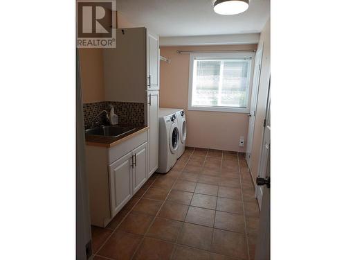 11191 Pheasant Road, Lake Country, BC - Indoor Photo Showing Laundry Room