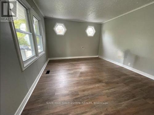 Upper - 4 Elmwood Avenue, St. Catharines, ON - Indoor Photo Showing Other Room
