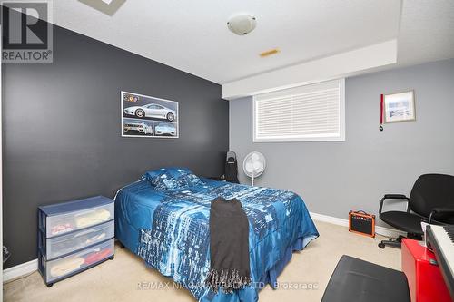 7921 Spring Blossom Drive, Niagara Falls, ON - Indoor Photo Showing Bedroom