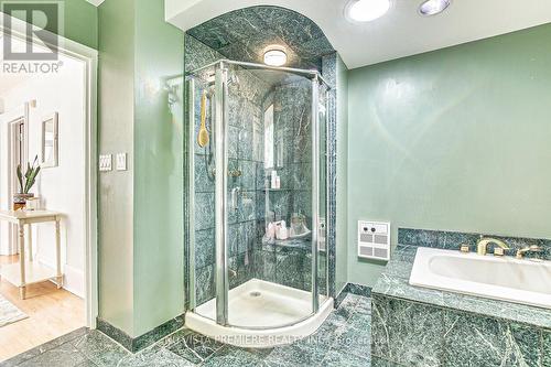 996 Richmond Street, London, ON - Indoor Photo Showing Bathroom