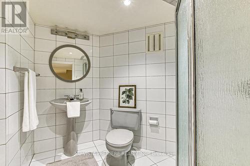 996 Richmond Street, London, ON - Indoor Photo Showing Bathroom