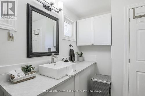 25 Brotherston Road, Kawartha Lakes, ON - Indoor Photo Showing Bathroom