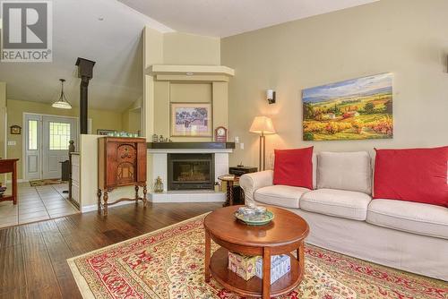 1812 Ross Road, Williams Lake, BC - Indoor Photo Showing Living Room With Fireplace