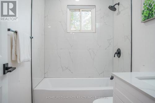 191 Mendel Court, Oakville, ON - Indoor Photo Showing Bathroom