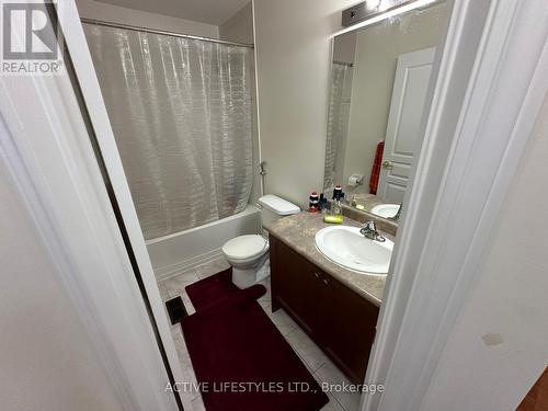 5428 Fudge Terrace, Mississauga, ON - Indoor Photo Showing Bathroom
