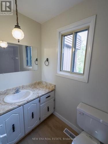 11 - 3150 Queen Frederica Drive, Mississauga, ON - Indoor Photo Showing Bathroom