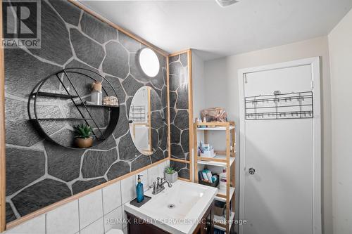 231 Archdekin Drive, Brampton (Madoc), ON - Indoor Photo Showing Bathroom