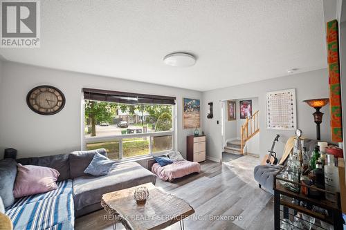 231 Archdekin Drive, Brampton, ON - Indoor Photo Showing Living Room